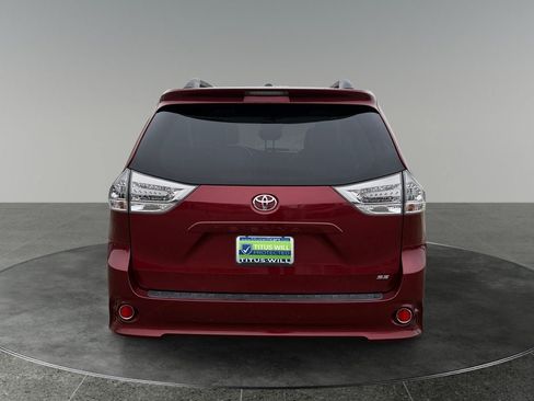 Used 2013 Toyota Sienna SE FWD image 8