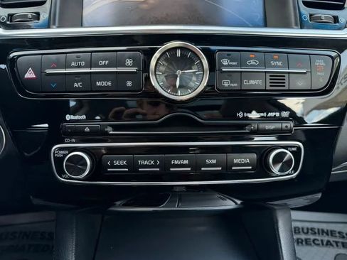 Used 2015 Kia K900 Premium RWD image 32