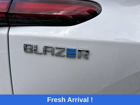 Used 2024 Chevrolet Blazer EV LT AWD/4WD image 39