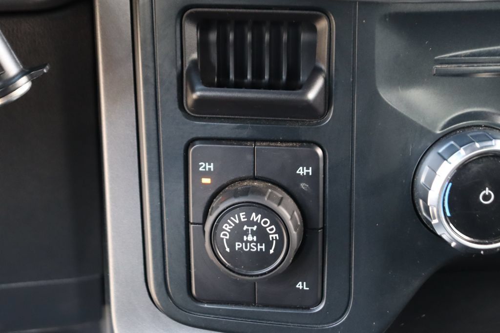 Used 2025 Ford F150 XLT w/ Equipment Group 301A Standard AWD/4WD image 29