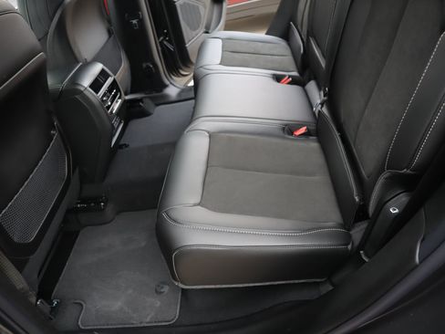 New 2026 Jeep Grand Cherokee Altitude AWD/4WD image 13