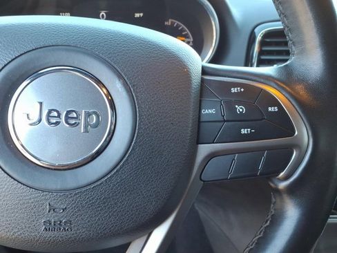 Used 2019 Jeep Grand Cherokee Altitude image 10