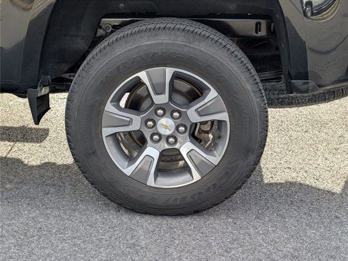 Used 2017 Chevrolet Colorado Z71 image 10