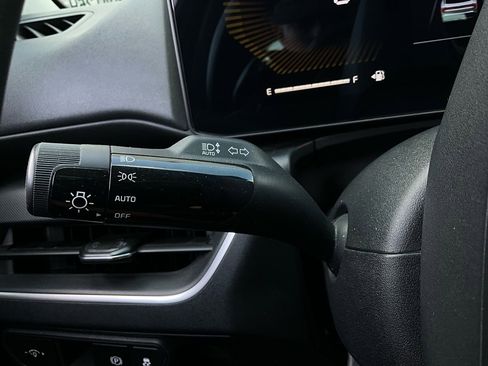 Used 2025 Kia K4 LXS image 36