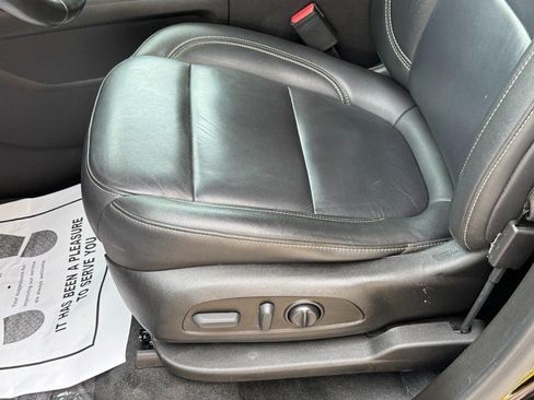 Used 2022 Chevrolet Traverse LT AWD/4WD image 27