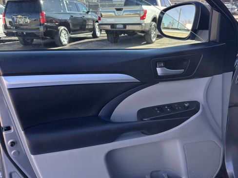 Used 2016 Toyota Highlander XLE image 8