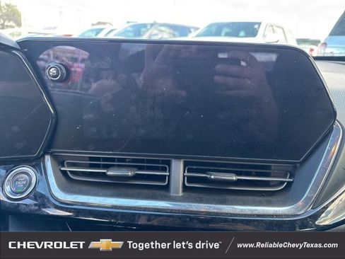 Certified 2024 Chevrolet Trax RS w/ Driver Confidence Package image 24