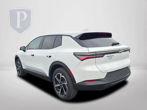 New 2026 Chevrolet Equinox EV LT image 9