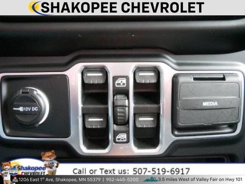 Used 2023 Jeep Gladiator Overland image 22