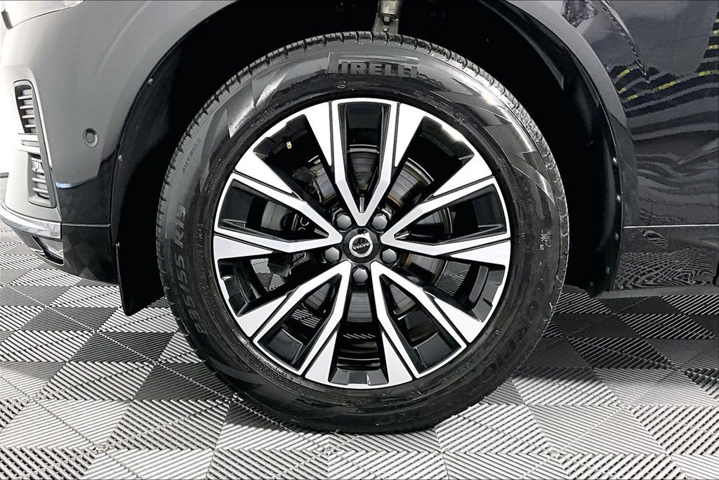 Used 2023 Volvo XC60 B5 Plus FWD image 8