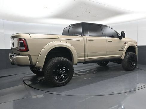 Used 2024 RAM 2500 Limited AWD/4WD image 32