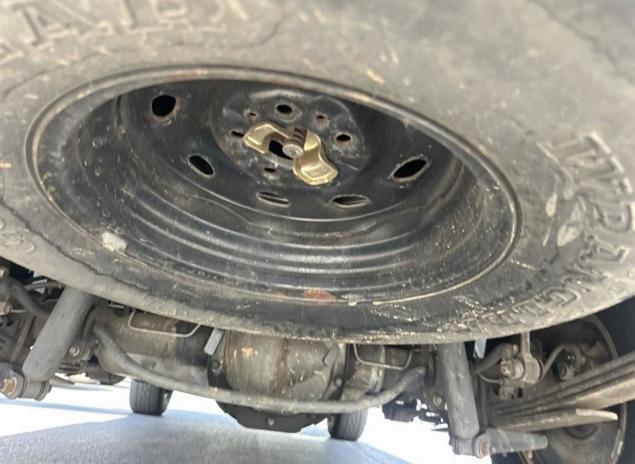 Used 1999 Ford Explorer XLT RWD image 27