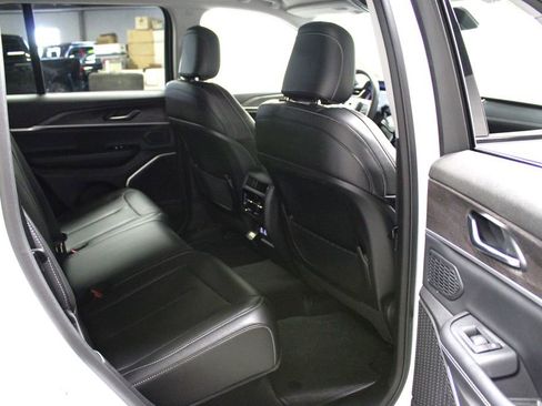 Used 2023 Jeep Grand Cherokee Limited w/ Trailer Tow Prep Group (B) image 32