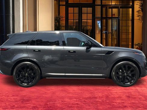 Used 2023 Land Rover Range Rover Sport SE AWD/4WD image 7