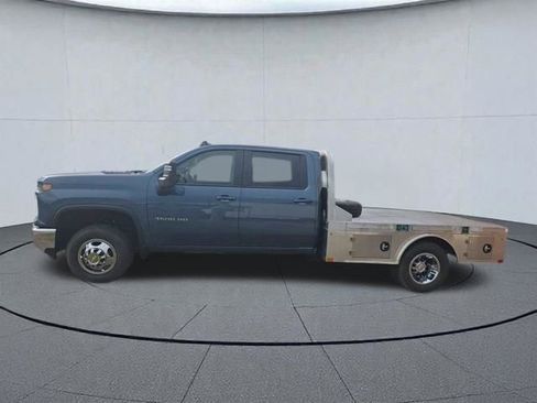 New 2026 Chevrolet Silverado 3500 LT w/ Convenience Package AWD/4WD image 2