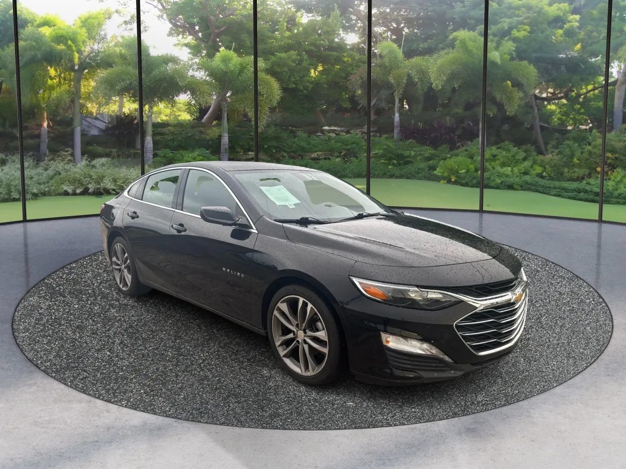 Used 2022 Chevrolet Malibu LT FWD image 3