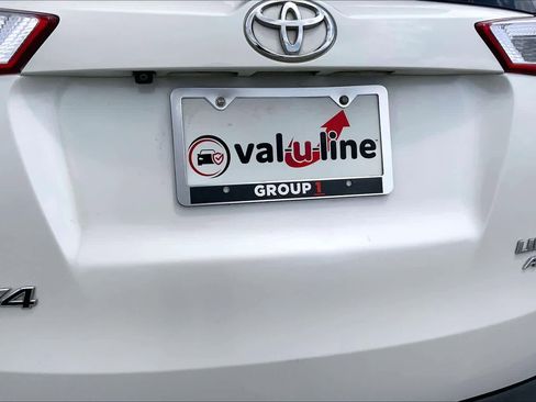 Used 2014 Toyota RAV4 Limited w/ Technology Package image 10