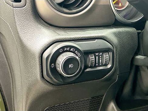 Used 2020 Jeep Wrangler Unlimited Sport image 16