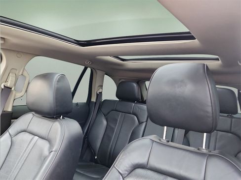 Used 2013 Lincoln MKX AWD image 11