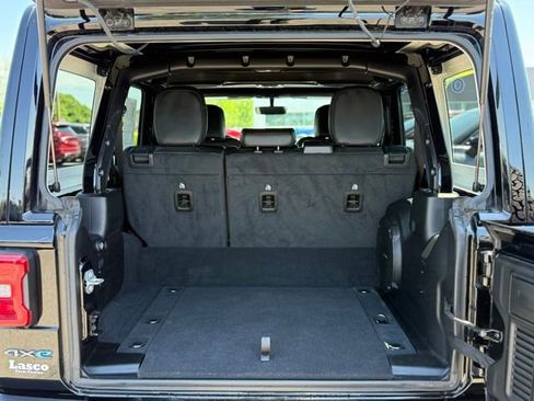 Used 2023 Jeep Wrangler Unlimited Rubicon 4xe w/ Cold Weather Group AWD/4WD image 22