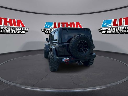 Used 2021 Jeep Wrangler Unlimited Rubicon AWD/4WD image 8