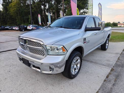 Used 2016 RAM 1500 Laramie w/ Convenience Group AWD/4WD image 2