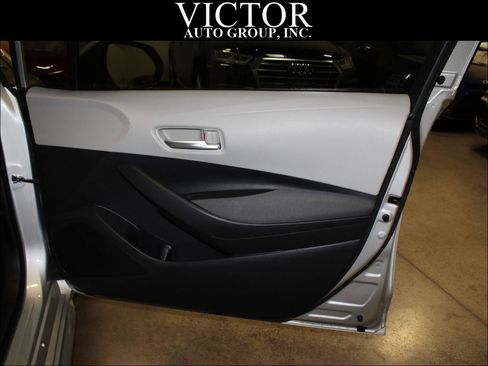 Used 2020 Toyota Corolla LE FWD image 30
