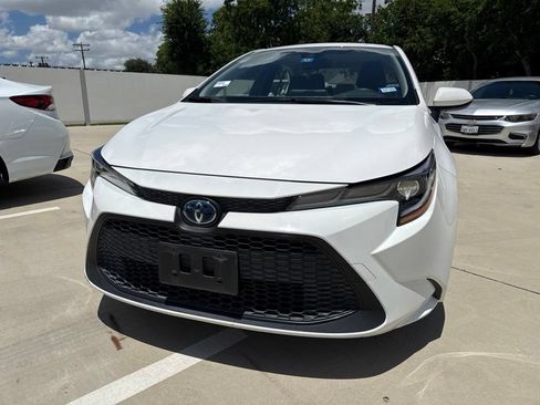 Used 2021 Toyota Corolla LE FWD image 5
