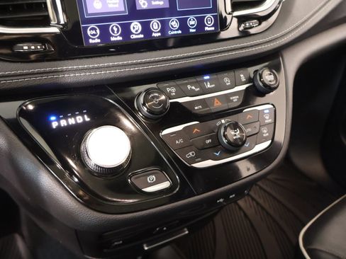 Used 2018 Chrysler Pacifica Limited w/ Advanced Safetytec Group image 10