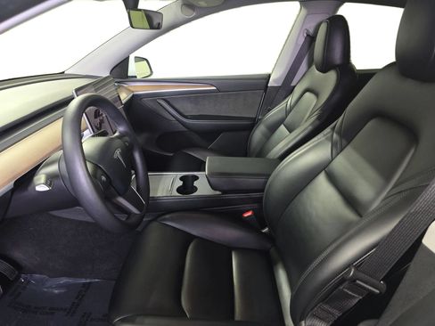 Used 2023 Tesla Model Y Long Range AWD/4WD image 9
