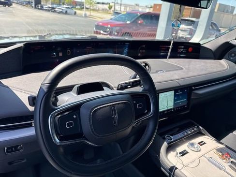 Used 2025 Lincoln Navigator L Reserve w/ Jet Appearance Package AWD/4WD image 12