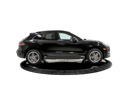 Certified 2024 Porsche Macan AWD/4WD image 8