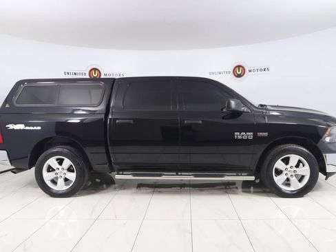 Used 2018 RAM 1500 Classic SLT image 2