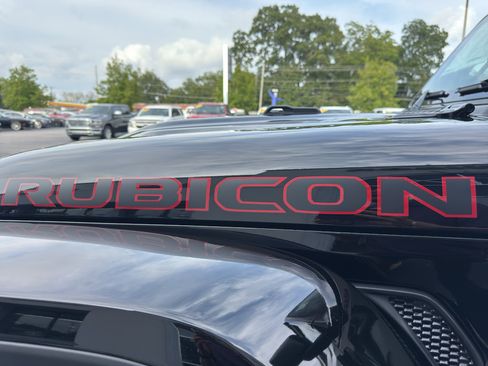 New 2025 Jeep Wrangler Rubicon w/ XTREMEE 35" Tire Package image 12