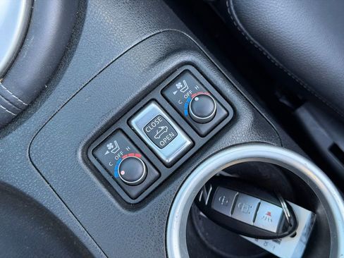 Used 2016 Nissan 370Z Touring Sport image 15