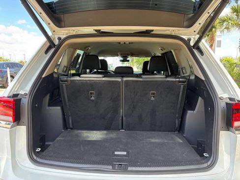 Used 2025 Volkswagen Atlas SE AWD/4WD image 35