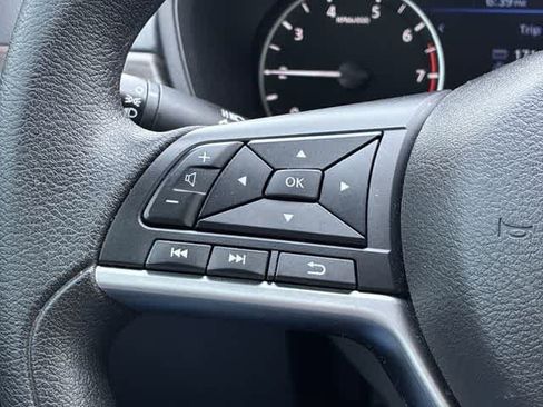 Used 2023 Nissan Altima 2.5 SV FWD image 24