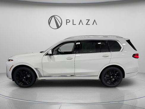New 2026 BMW X7 xDrive40i image 3