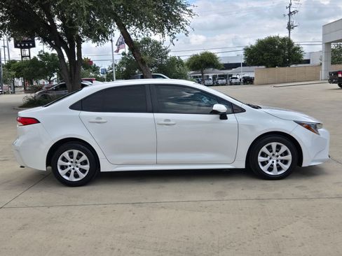 Used 2022 Toyota Corolla LE FWD image 8