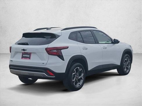 New 2026 Chevrolet Trax LT w/ Sunroof Package image 2