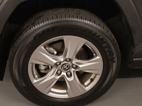 Used 2025 Toyota RAV4 XLE AWD/4WD image 7