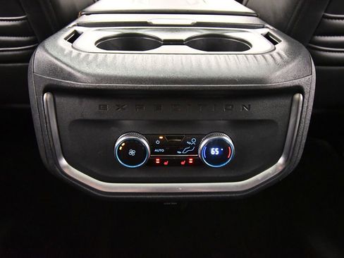 Used 2025 Ford Expedition Tremor AWD/4WD image 18