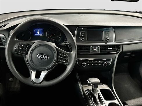 Used 2017 Kia Optima LX image 19