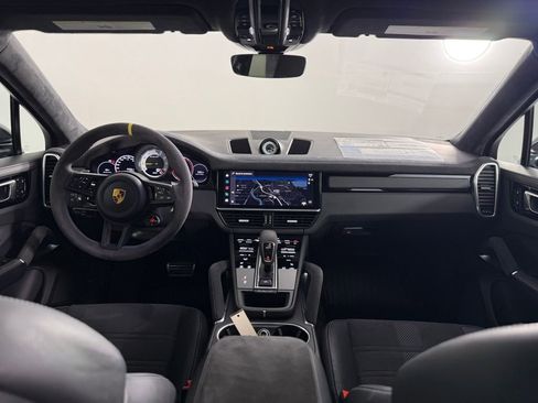 Certified 2022 Porsche Cayenne Turbo GT AWD/4WD image 22