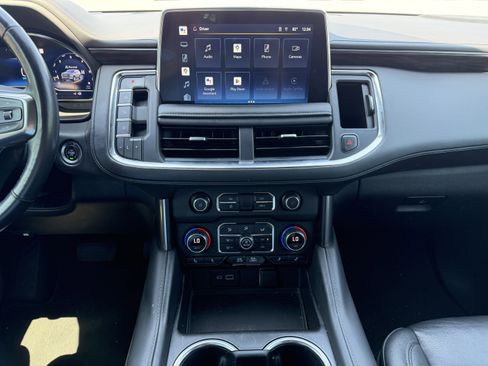 Used 2022 Chevrolet Suburban Z71 w/ Z71 Off-Road Package AWD/4WD image 23
