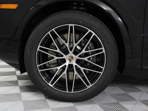 New 2026 Porsche Cayenne E-Hybrid image 17
