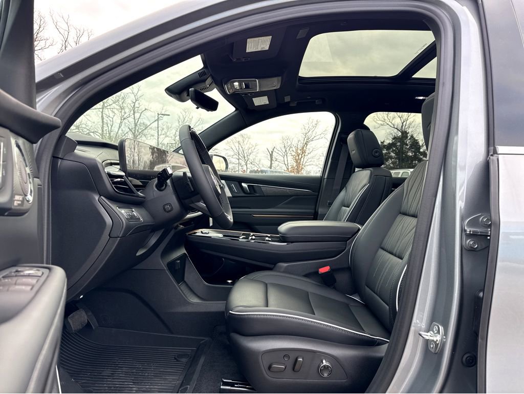 New 2026 Buick Enclave Avenir w/ Super Cruise Package FWD image 9