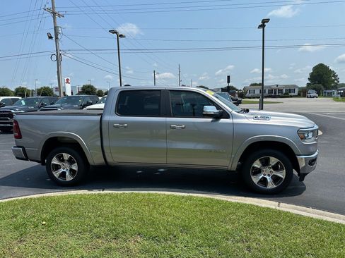Used 2019 RAM 1500 Laramie AWD/4WD image 4