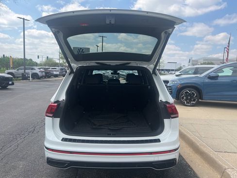 Used 2022 Volkswagen Tiguan SE R-Line AWD/4WD image 19