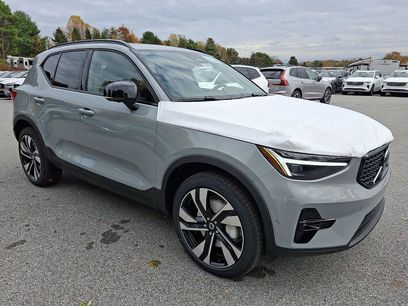 New 2026 Volvo XC40 B5 Ultra w/ Climate Package